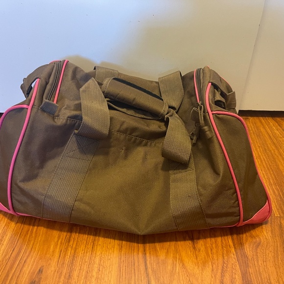 Vintage Roxy Duffle - Picture 2 of 4